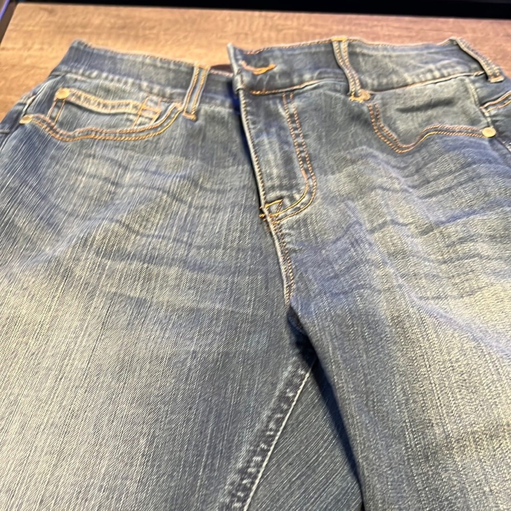 BOMBSHELL SKINNY SUPER SOFT HIGH-RISE JEAN. One of my favs. 10s